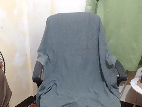 HotAsian Yazzi69 online show from December 21, 3:57 pm