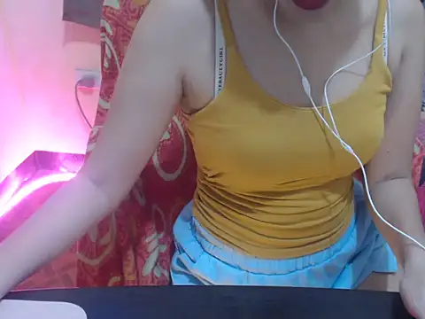 HotAsian Yazzi69 online show from March 17, 4:32 pm