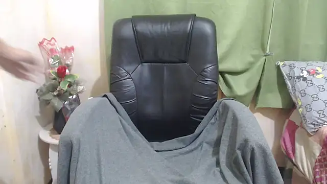 HotAsian Yazzi69 online show from November 30, 4:41 pm