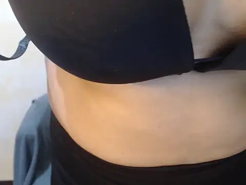 HotAsian Yazzi69 online show from December 3, 3:44 pm