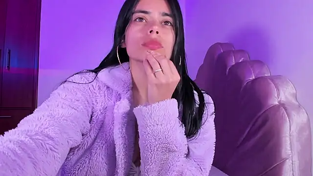 Snapshot of BelleVaal chatting on November 28, 3:17 am BelleVaal online show from November 28, 3:17 am