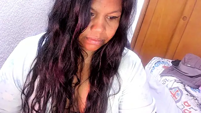 ebonycamelia online show from April 15, 4:29 am