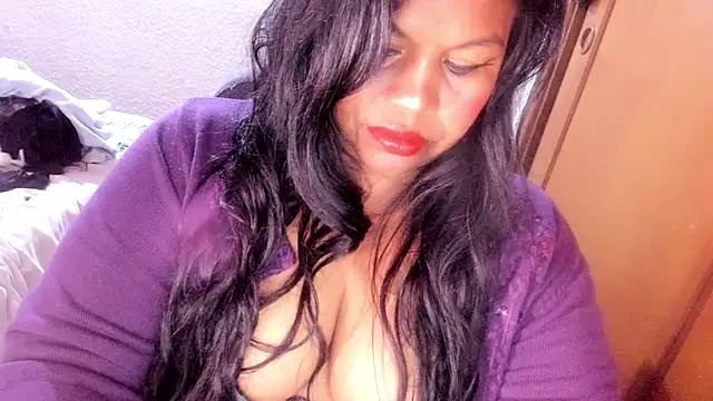 ebonycamelia online show from May 16, 11:04 pm