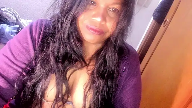 ebonycamelia online show from May 29, 11:00 pm