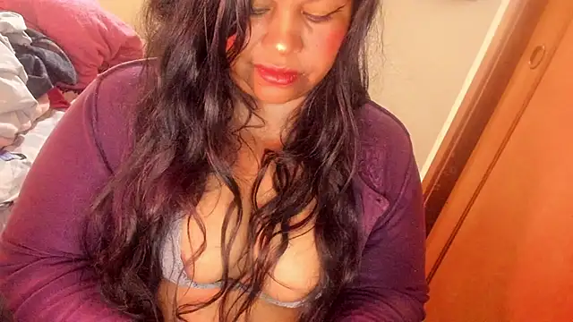 Snapshot of ebonycamelia chatting on June 19, 7:30 pm ebonycamelia online show from June 19, 7:30 pm