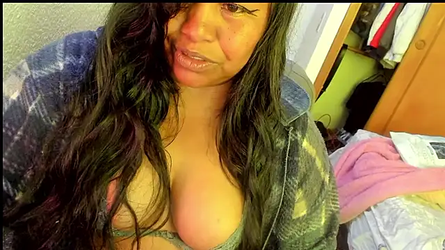 ebonycamelia online show from January 13, 6:45 pm