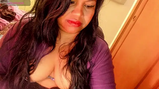 Snapshot of ebonycamelia chatting on July 13, 5:56 pm ebonycamelia online show from July 13, 5:56 pm