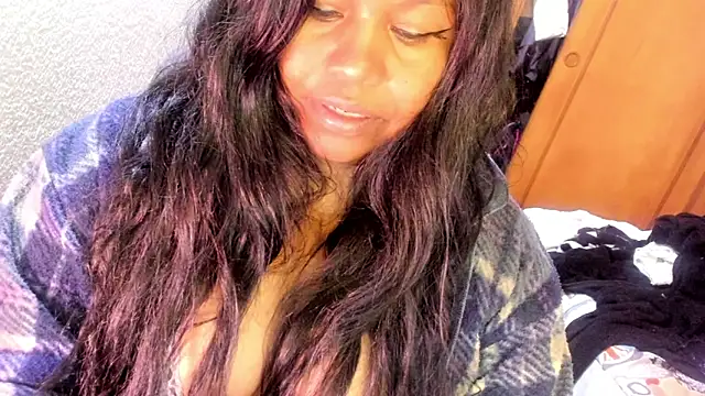 ebonycamelia online show from April 15, 5:39 pm