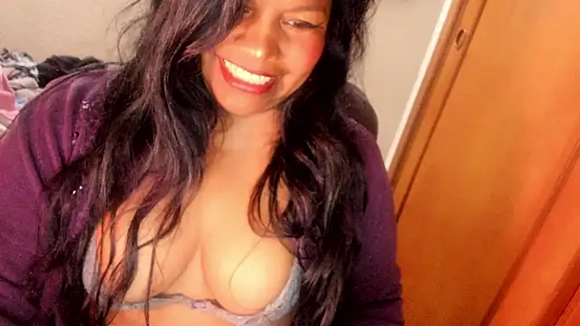 Snapshot of ebonycamelia chatting on June 11, 6:38 pm ebonycamelia online show from June 11, 6:38 pm