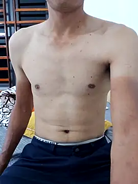 huykkk99 online show from April 12, 4:49 am