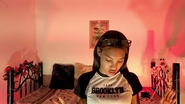 Snapshot of ginebra-n18 chatting on November 25, 12:44 am ginebra-n18 online show from November 25, 12:44 am