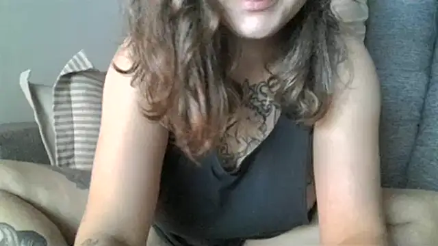 xxxluana online show from February 12, 4:12 am