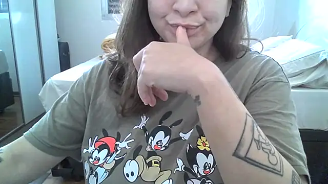 xxxluana online show from April 4, 12:45 pm