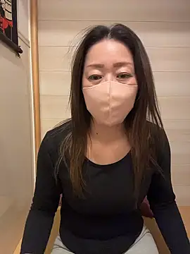 Snapshot of ---AN--- chatting on December 17, 4:56 pm ---AN--- online show from December 17, 4:56 pm