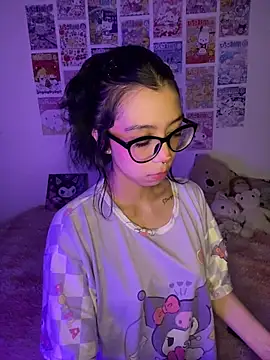 Valen-Foxx1 online show from December 15, 5:35 am