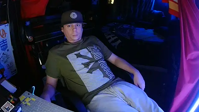 Bowerboi online show from November 25, 1:39 am