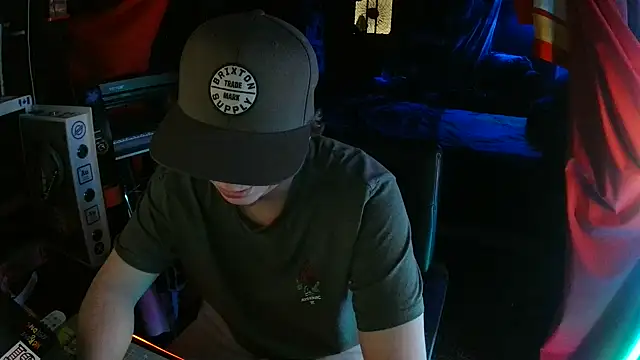 Bowerboi online show from November 28, 1:06 am