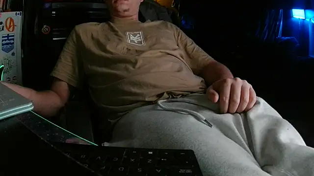 Bowerboi online show from December 5, 9:19 am