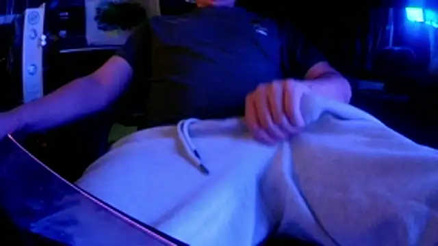 Bowerboi online show from December 18, 7:13 am