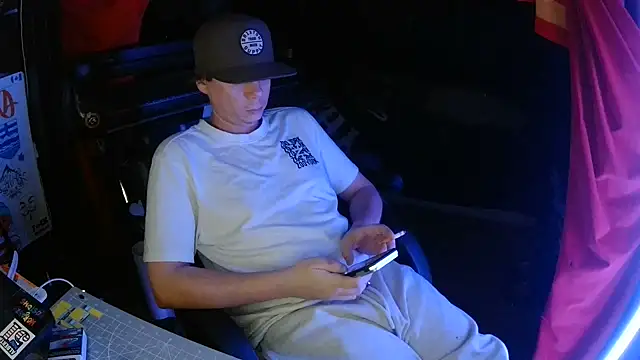 Bowerboi online show from November 26, 9:20 am