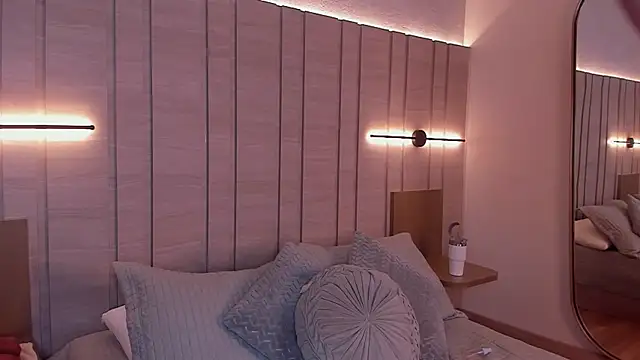 Zoe Mendez online show from January 9, 11:39 am