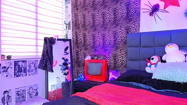 Apolo Ushi online show from November 20, 7:25 pm