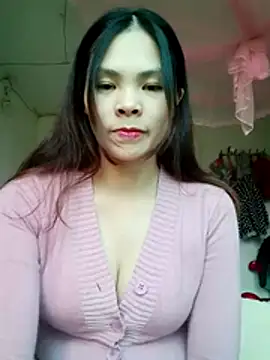 Snapshot of quynhquynh_ chatting on January 17, 5:33 am quynhquynh online show from January 17, 5:33 am