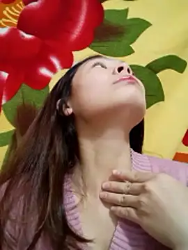 quynhquynh  online show from January 10, 5:41 pm