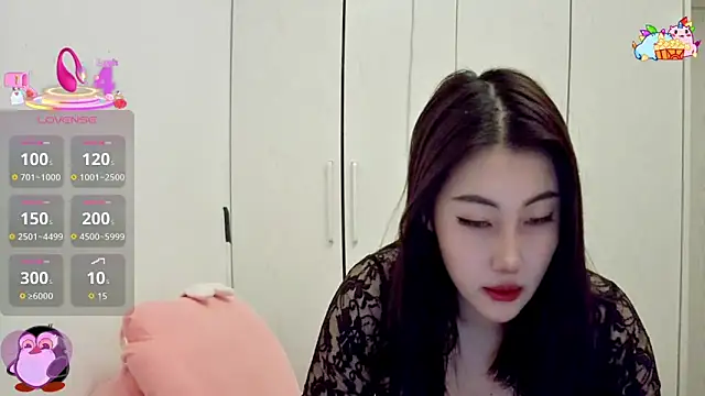 XIAOFENG-2025 online show from December 3, 12:23 am