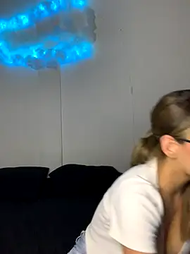 Sharlotte Davin online show from November 27, 1:17 am