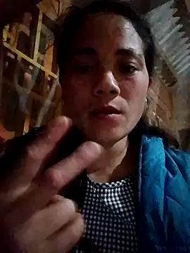 bela-hayes online show from December 4, 1:10 pm