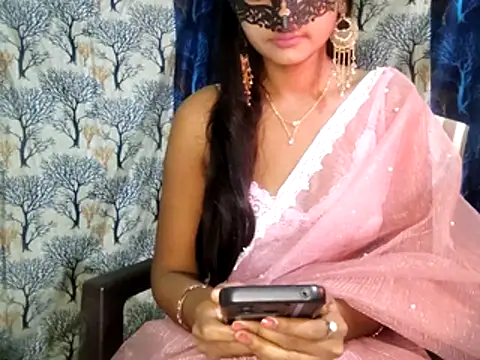 Snapshot of Sassy_Shanvi chatting on January 10, 11:11 pm Sassy Shanvi online show from January 10, 11:11 pm