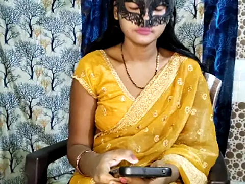 Snapshot of Sassy_Shanvi chatting on December 19, 10:45 pm Sassy Shanvi online show from December 19, 10:45 pm