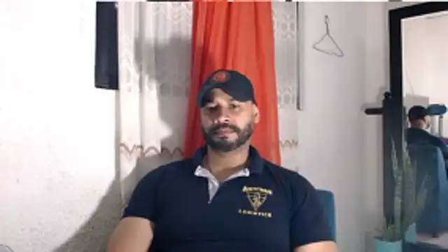 Snapshot of musclehetero chatting on June 11, 2:53 am musclehetero online show from June 11, 2:53 am