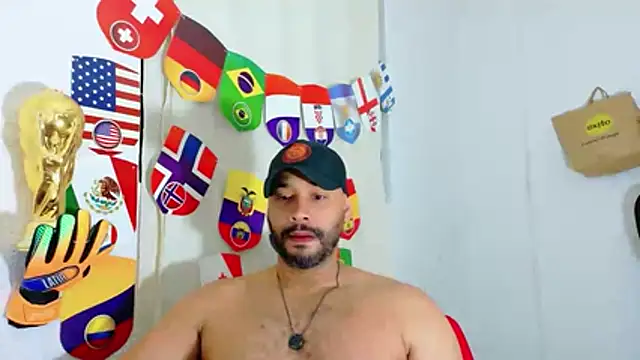 Snapshot of musclehetero chatting on June 26, 6:25 pm musclehetero online show from June 26, 6:25 pm