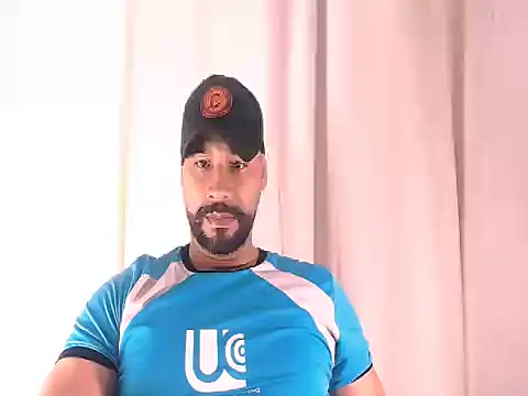 Snapshot of musclehetero chatting on February 12, 3:06 am musclehetero online show from February 12, 3:06 am