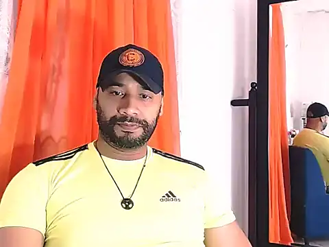musclehetero online show from May 19, 8:05 pm
