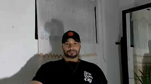 Snapshot of musclehetero chatting on July 18, 3:04 am musclehetero online show from July 18, 3:04 am