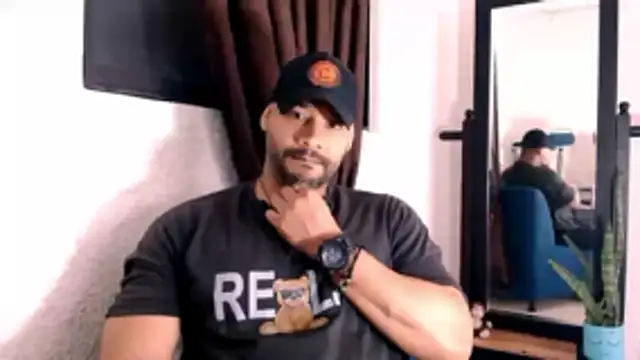 Snapshot of musclehetero chatting on June 15, 2:39 pm musclehetero online show from June 15, 2:39 pm