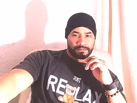 Snapshot of musclehetero chatting on February 24, 9:15 pm musclehetero online show from February 24, 9:15 pm