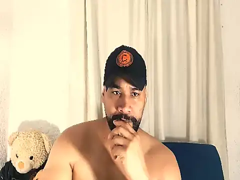 Snapshot of musclehetero chatting on February 10, 8:08 pm musclehetero online show from February 10, 8:08 pm