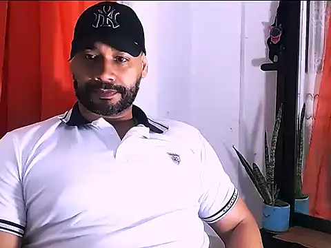 musclehetero online show from May 30, 11:05 am