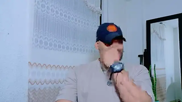 Snapshot of musclehetero chatting on July 12, 1:34 pm musclehetero online show from July 12, 1:34 pm