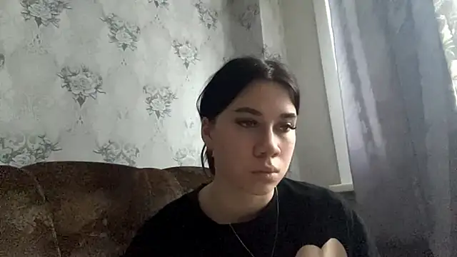 DebbiGoodknight online show from December 4, 9:41 am