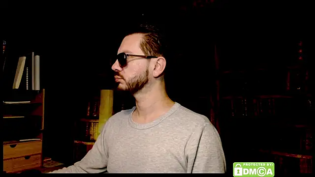 Snapshot of justshutupandwatch chatting on December 15, 4:46 pm justshutupandwatch online show from December 15, 4:46 pm