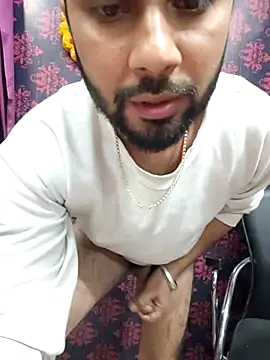 Cute Lucky online show from December 3, 9:09 am