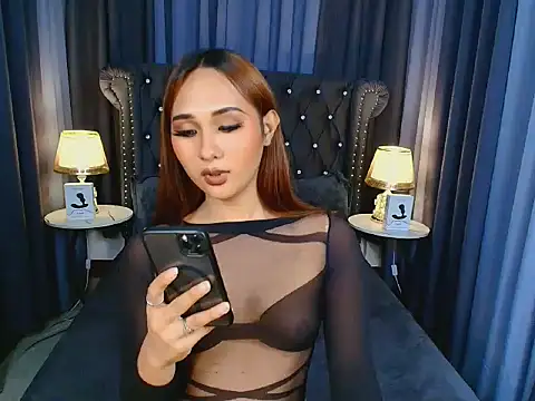 Iris Hilton online show from December 13, 9:32 pm