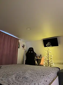 -MaybeBaby- online show from December 4, 7:40 am