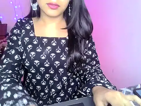 Snapshot of shivani_sharma_2 chatting on February 13, 9:53 am shivani sharma 2 online show from February 13, 9:53 am
