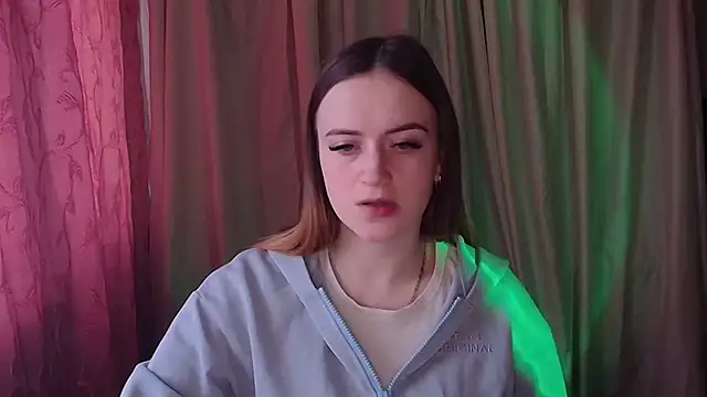 Illa May online show from February 5, 8:32 am